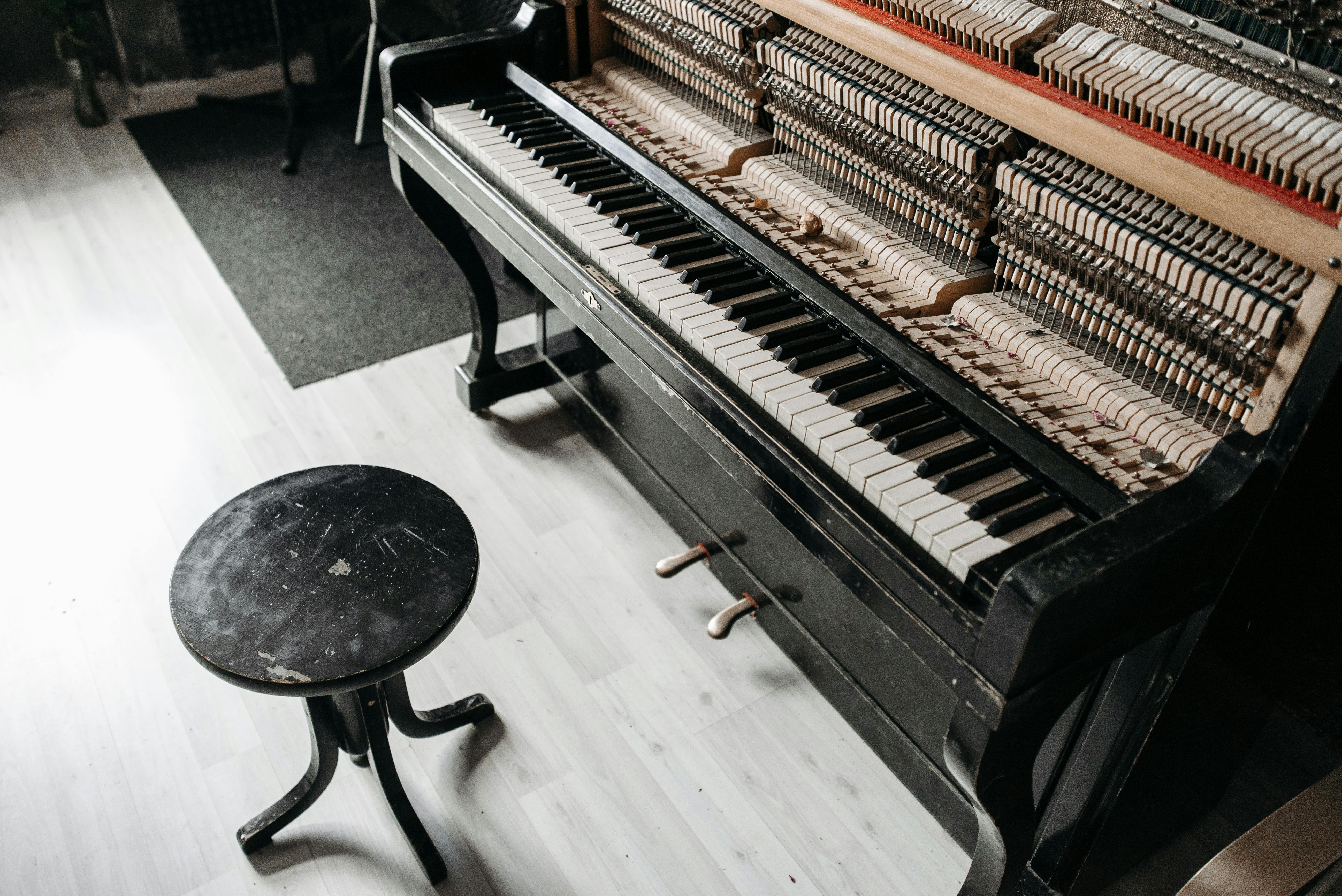 Piano tuning service